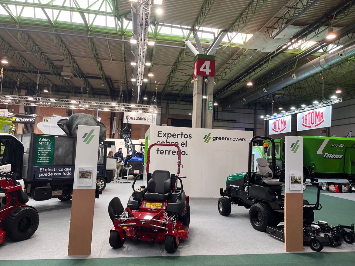 greenmowers_es's tweet photo. Green Mowers ya está en #FIMA, stand B46-54, pabellón 4 y en el stand exterior de Plaza Norte.
Todas nuestras novedades en #minicargoras, biotrituradoras, #jardineríaprofesional y #vehículoselectriculos matriculables.
#ohashi #pilotcar #multione #addax #fima24 #agricultura https://t.co/12CM68B1Ev