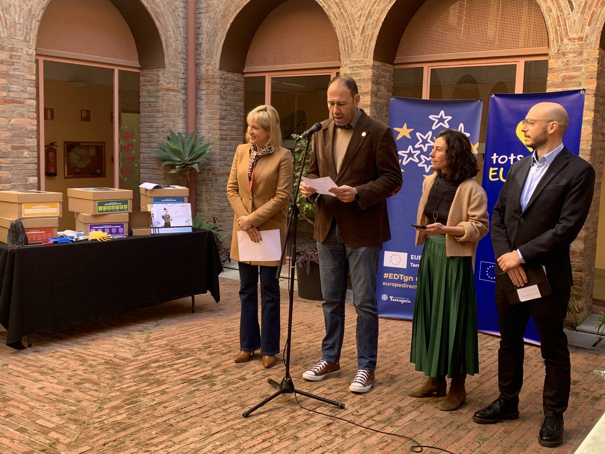 🔵 EN DIRECTE 👏🏼 Presentació de les capses pedagògiques que serviran per a explicar la #UE 🇪🇺 als alumnes de secundària de Catalunya i Balears. Un projecte impulsat per la <a href="/ComissioEuropea/">Comissió Europea 🇪🇺</a> i fet a Tarragona per <a href="/GamLab_Coop/">GamLab</a>