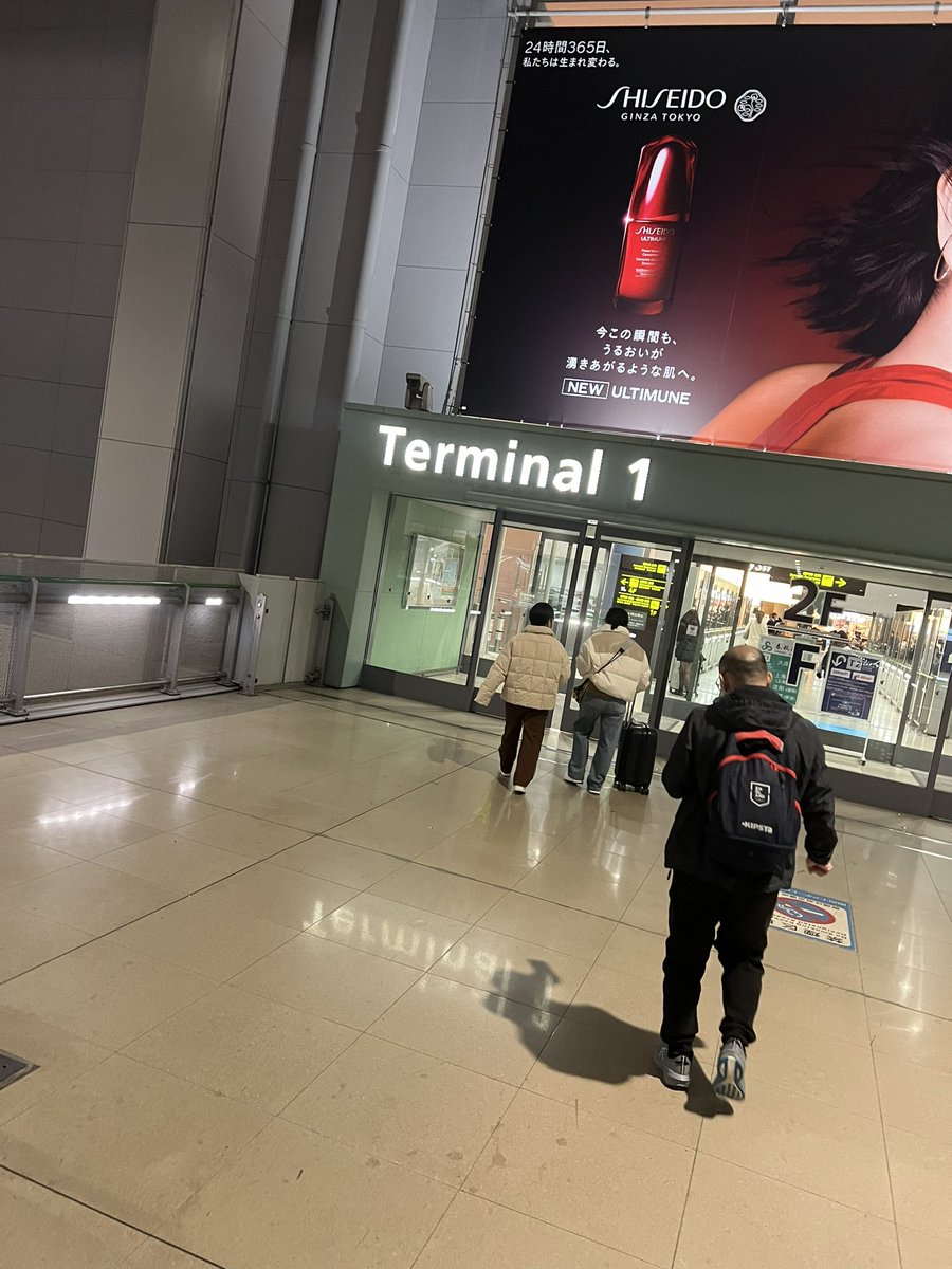 _akieraa's tweet image. 🇯🇵👋😭