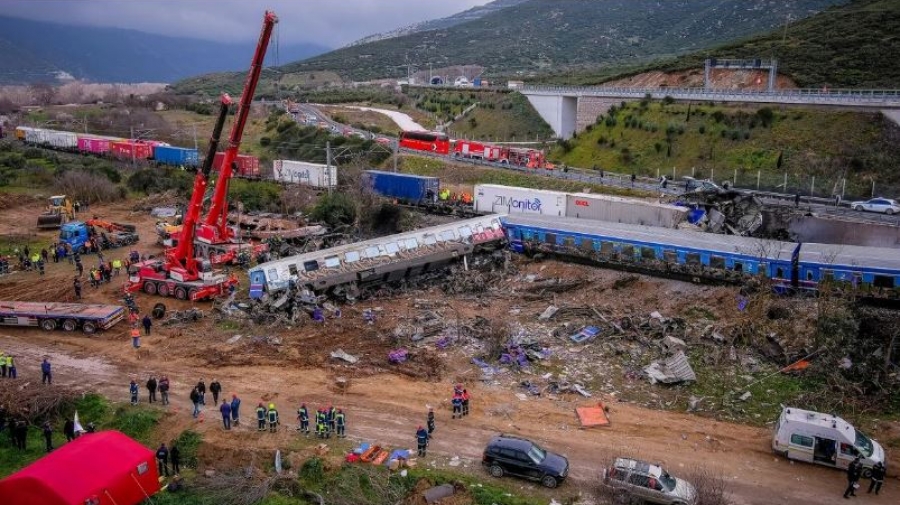 57 κωδωνοκρουσίες στη μνήμη των θυμάτων, ανήμερα της συμπλήρωσης ενός χρόνου από τη σιδηροδρομική τραγωδία στα Τέμπη
tinyurl.com/3vkyxx6v
#opegr #orthodoxianewsagency #ΤραγωδίαΤέμπη #ΜαρίαΚαρυστιανού #ΑρχιεπίσκοποςΑθηνώνΙερώνυμος