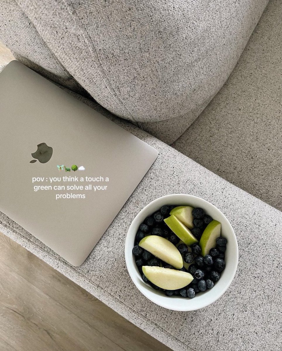 etherealdior's tweet photo. a touch of green 🌿 https://t.co/v4oFTz1gTi