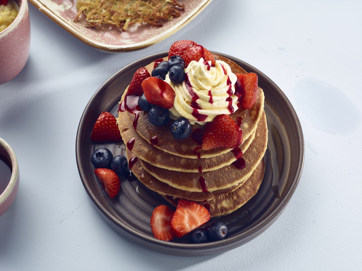 Genware1's tweet image. Rise and shine, it's Pancake Day time! Whether you prefer them fluffy or thin, savoury or sweet, here's a sprinkle of inspiration to make your pancakes picture-perfect and utterly delicious. 

#pancakeday #pancakelove #pancakestack #tablepresentation #cooking #tableware