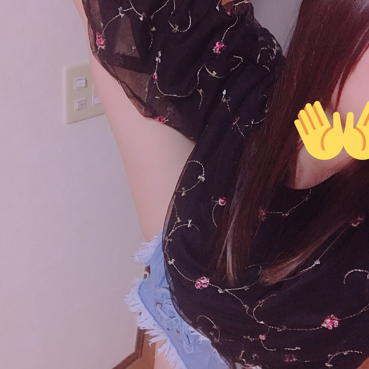 チュパチュパしゃぶりまくって精 子全部、ごっくんされるか奥まで突いて中に出すどっちが好き？

ごっくんされる派➡R T
中に出す➡いいね

わたしは、どっちも好き💗