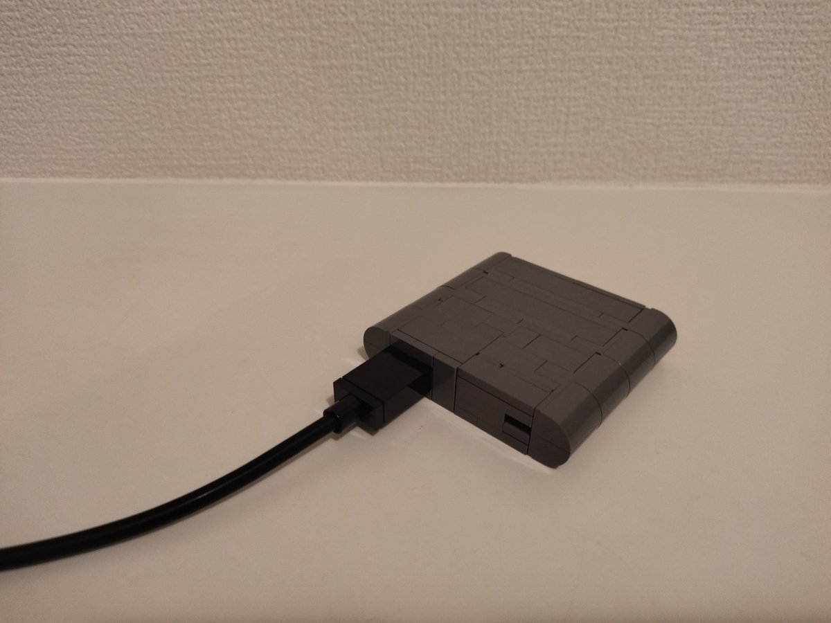 Kagarissian's tweet image. 今日はモバイルバッテリーとUSBケーブルを創りました。

#LEGO #レゴ #モバイルバッテリー #USBケーブル