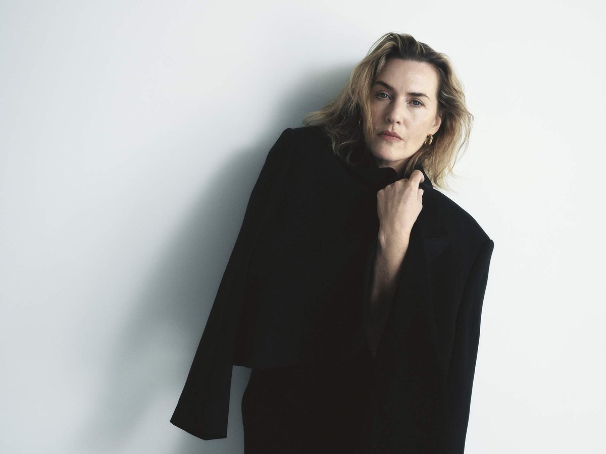 KateWinsletFR's tweet photo. 📸 | Kate photographiée par Yulia Gorbachenko pour Porter Magazine. #KateWinslet https://t.co/juFDE89O9o