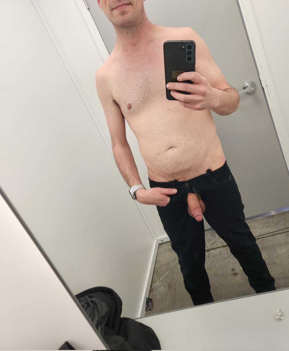 AGayGuy_'s tweet photo. Who else loves free balling 😝 https://t.co/MG7gyfOB73