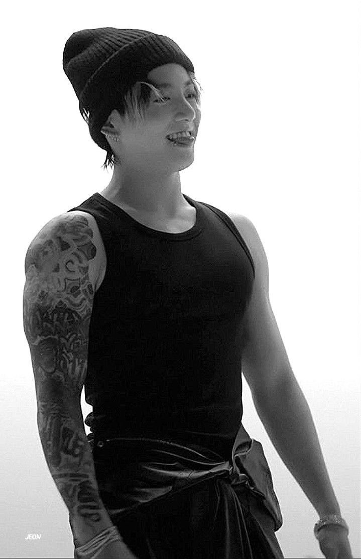 jeoZ (@numbtothfeeling) on Twitter photo 