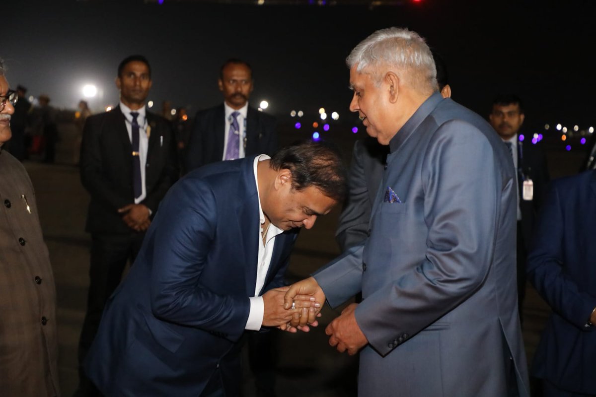 himantabiswa's tweet photo. Our gratitude to Hon’ble Vice President of India Shri Jagdeep Dhankar Ji for taking time out of his busy schedule and gracing the Assam State Civilian Awards 2023.

@VPIndia https://t.co/1gWXU3NDO9