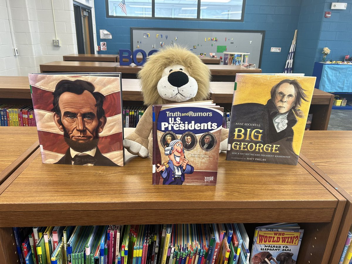 MrsRileyMC's tweet photo. Leo the Lion doing some reading for President’s Day #lane126  #weare126 https://t.co/FsiVOiDCRq