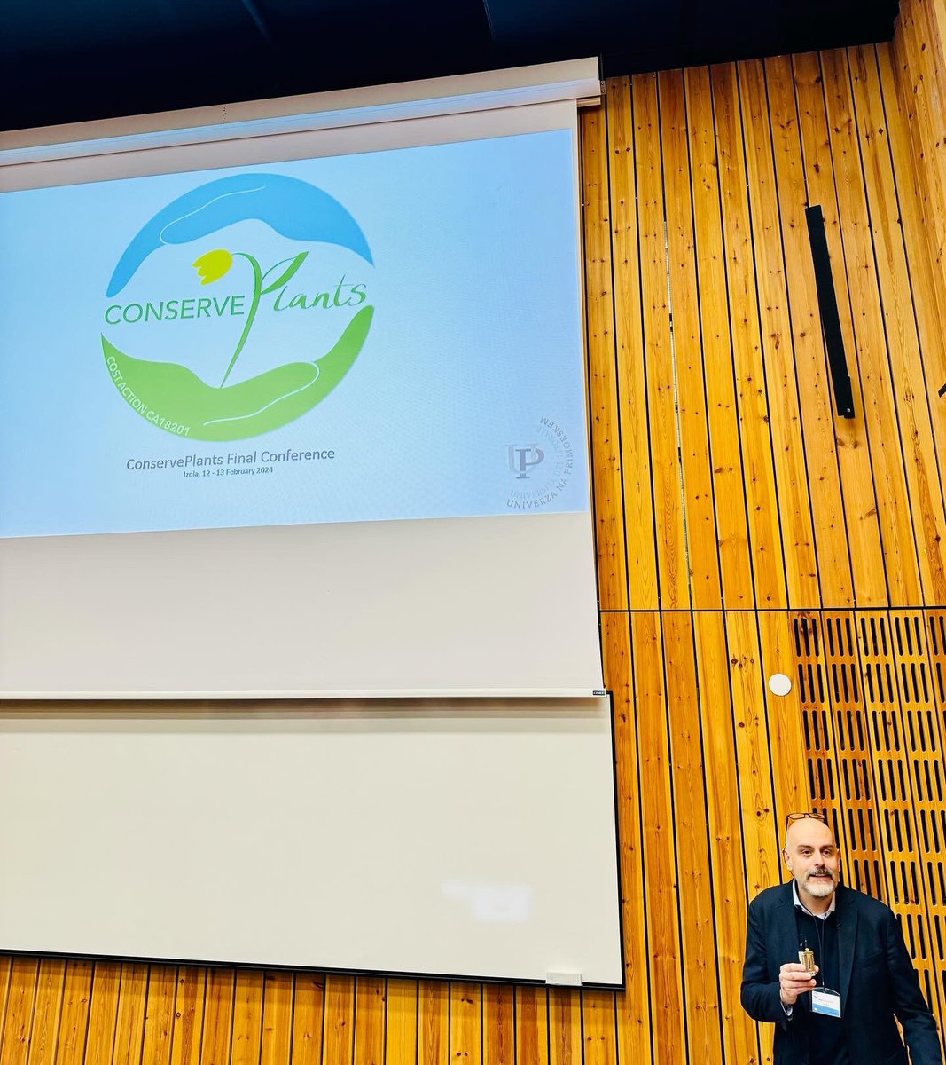 Conserve_Plants's tweet photo. The 2nd day of the final conference of the COST Action ConservePlants that is occurring in Izola was great.

From impacts of invasive species on plant conservation with the Plenary Speaker Sílvia Castro, and many other areas of plant conservation!

#CA18201 https://t.co/iBG33v0QyJ