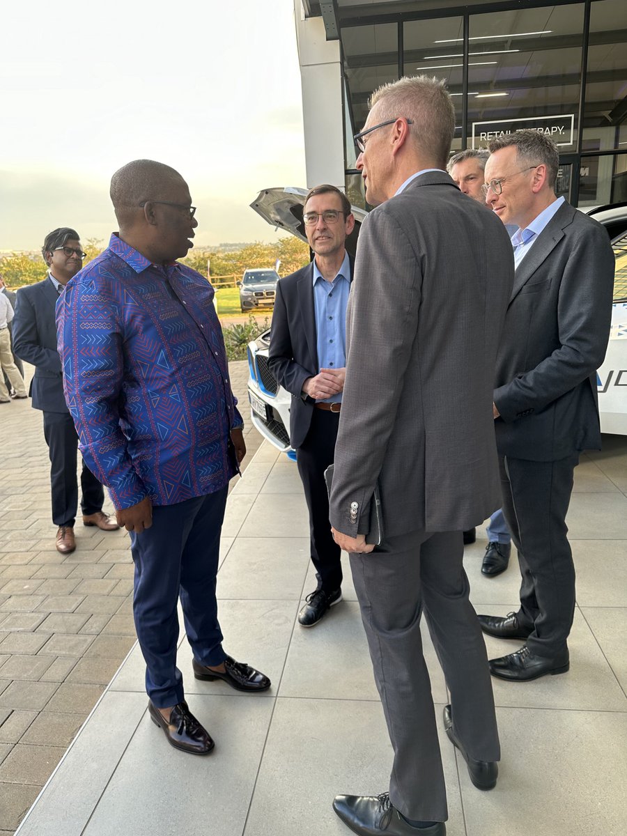 Lesufi's tweet photo. The modern world is here ….. thanks BMW for launching this hydrogen initiative here in Gauteng. #GrowingGautengTogether https://t.co/hqqGxPt6Qs