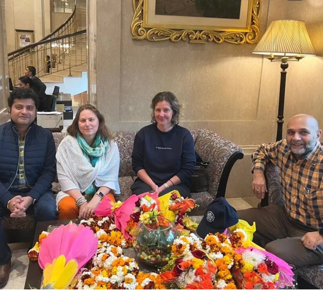 mpchessofficial's tweet photo. When legends meet in squares of black and white,
The future of Chess looks so beautiful and bright! 
_There's a legend behind every legacy, there's a blueprint behind every legend._ MP Chess welcomes the super GM Judith Polgar and Ms Dana Reizniece-Ozola to India.
@akshat99 https://t.co/zdA1jSKmeB