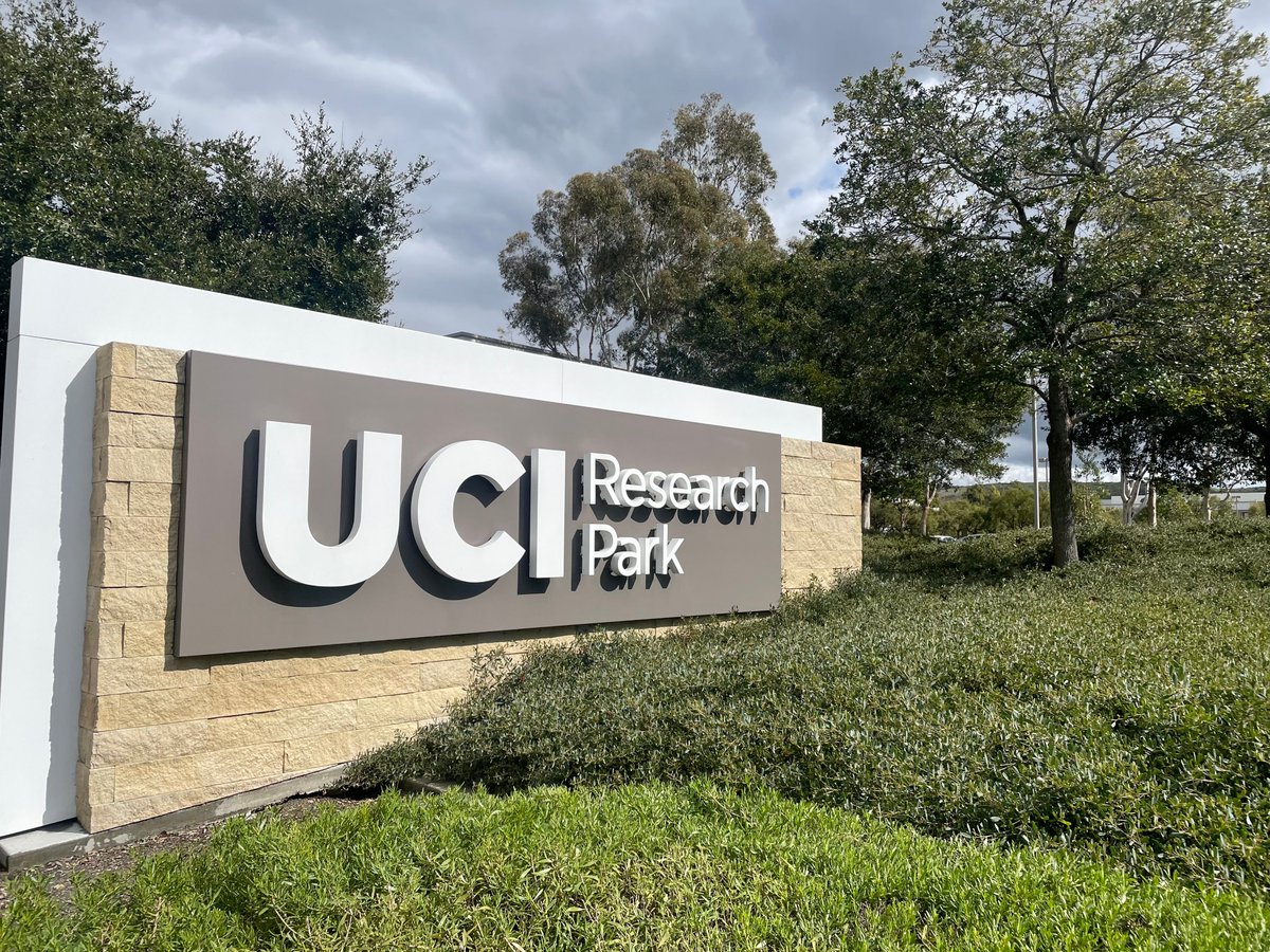 Quick visit to the lovely @UCIrvine campus the other day, talking about some exciting @ThinkLabCam work on the near horizon -- it is going to be an eventful year! And, even got an earthquake as well to really make it the full SoCal experience 😮