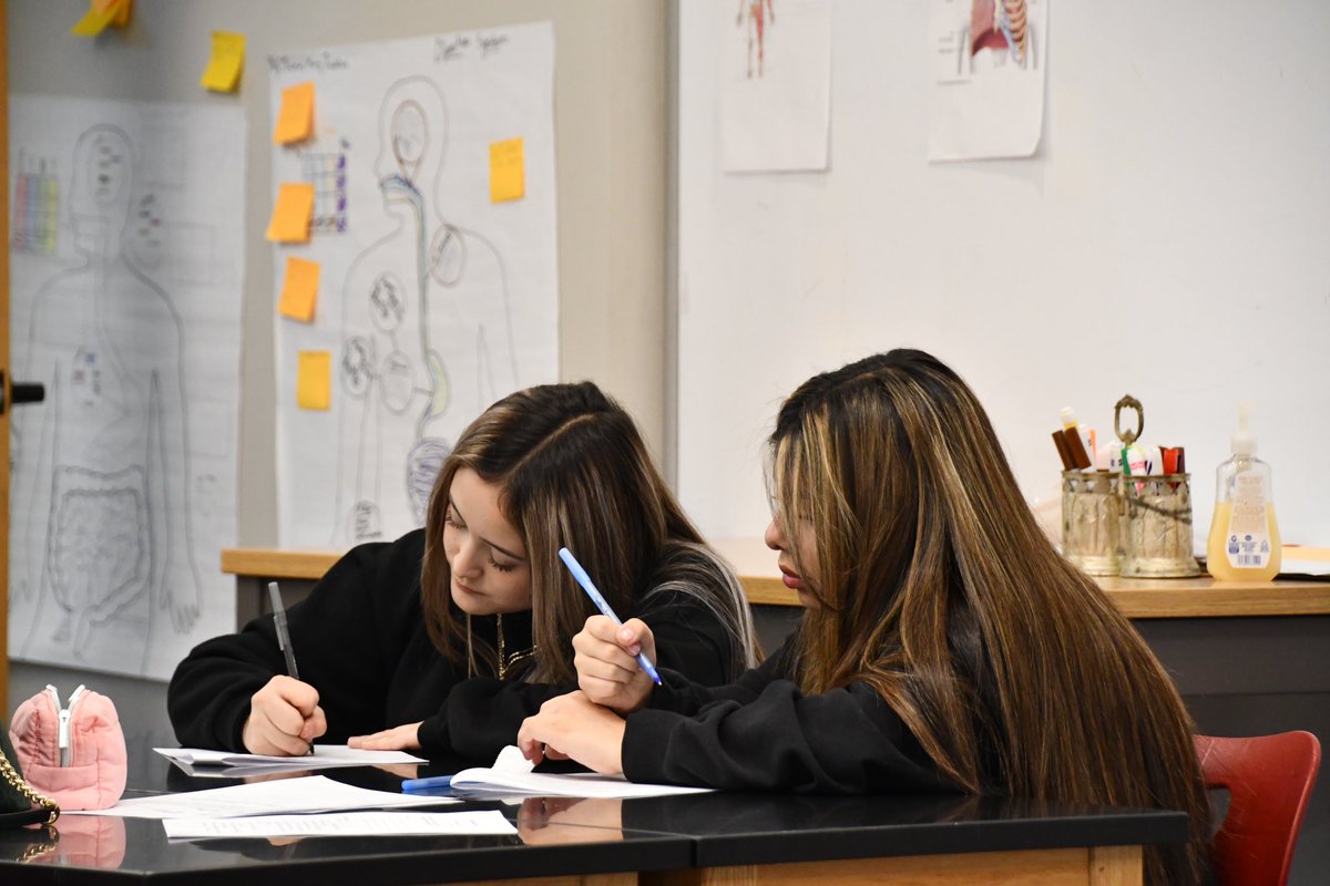 BreakthroughKD's tweet image. Breakthrough’s High School Program offers students support during their transition from middle school to high school, with programming centered around course selection, counseling, volunteer work, and leadership opportunities. Join us at our event! Link in bio!