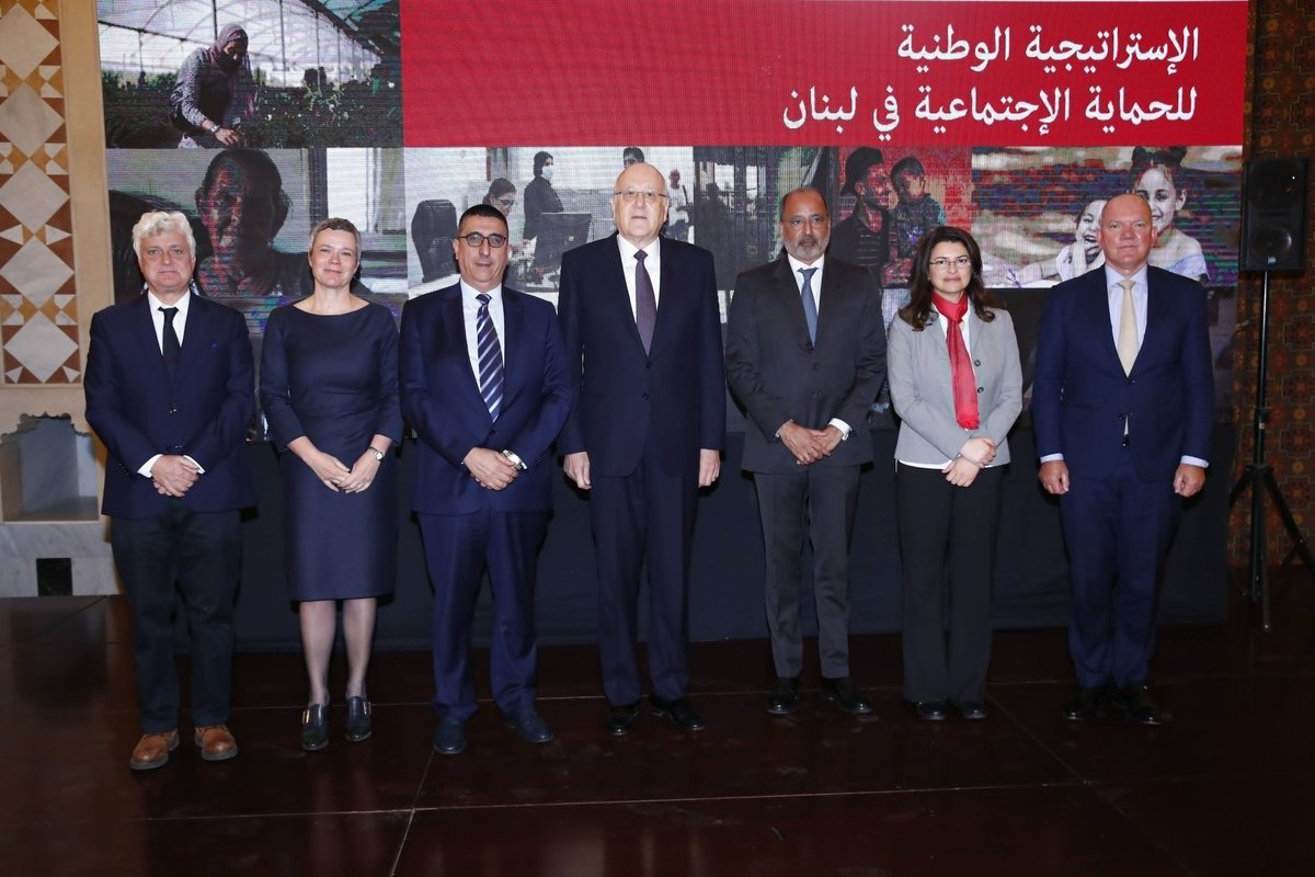 Five years in the making! #Lebanon's new National Social Protection Strategy is a beacon of hope in these challenging times with the generous support of
<a href="/EUinLebanon/">EU in Lebanon</a> and Netherlands and in partnership with <a href="/iloarabstates/">ILO Arab States - منظمة العمل الدولية</a>.

<a href="/hpvanderwoude/">Hans Peter vd Woude</a>