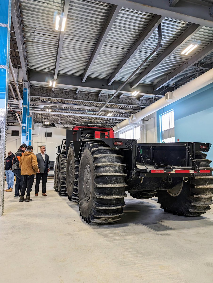 CambrianRD's tweet photo. Thank you to everyone who stopped by Cambrian College's EV Lab today to check out the Fat Truck 8x8. We hope you enjoyed exploring the features of this impressive vehicle! We are excited to be partnering with @RufDiamond on a collaborative research project.#FatTruck #Innovation https://t.co/lWc2FjHB3m