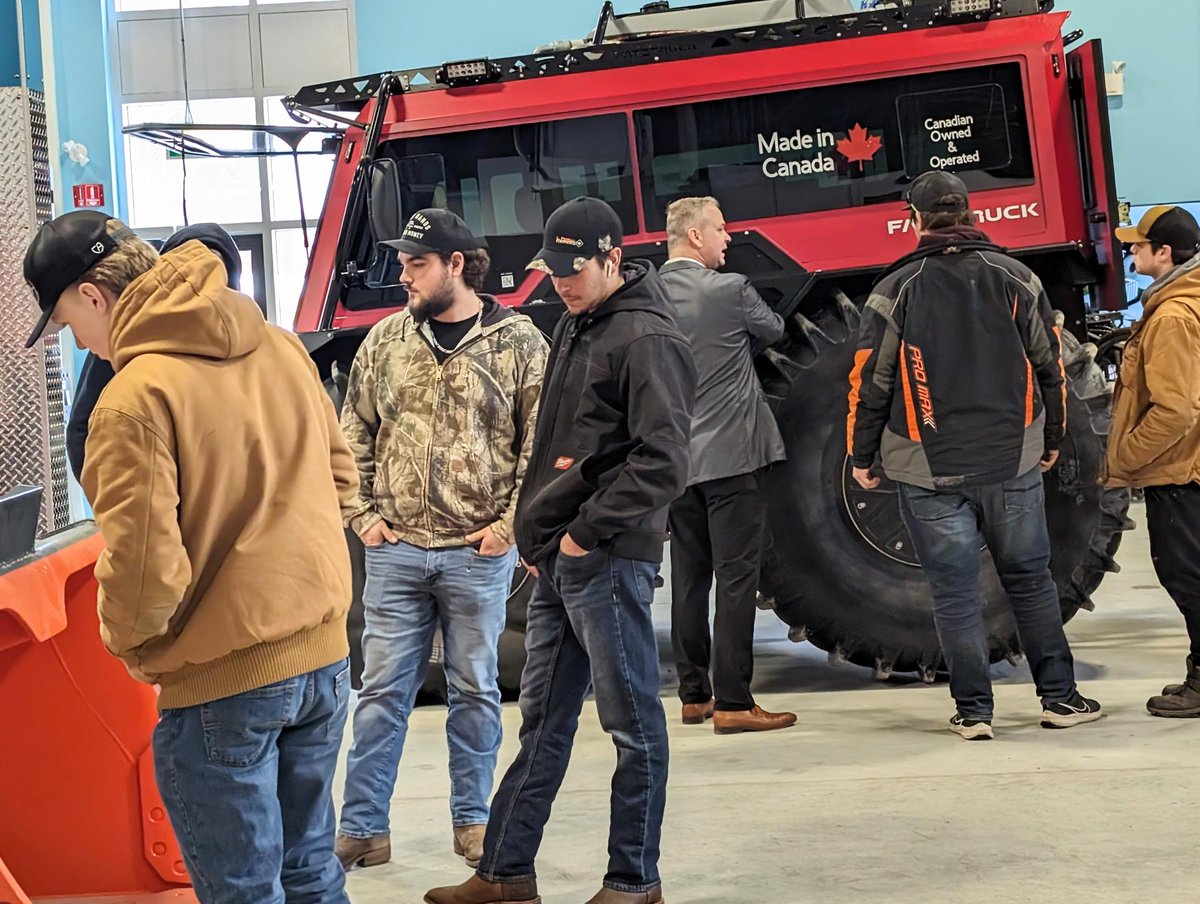 CambrianRD's tweet photo. Thank you to everyone who stopped by Cambrian College's EV Lab today to check out the Fat Truck 8x8. We hope you enjoyed exploring the features of this impressive vehicle! We are excited to be partnering with @RufDiamond on a collaborative research project.#FatTruck #Innovation https://t.co/lWc2FjHB3m