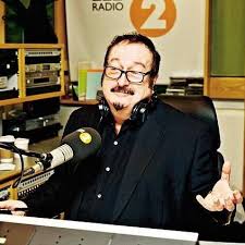 One of my true radio heroes who influenced so many of us has died suddenly. He pioneered the zoo format which has been imitated by several generations. He was a one of kind Loved the show #SteveWright