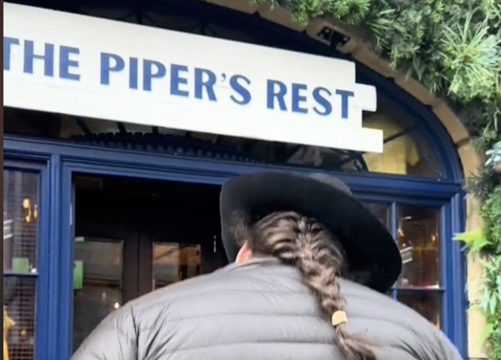 dramscotland's tweet image. Scotland's restaurants a TikTok hit thanks to US ghost hunter
dramscotland.co.uk/2024/02/13/sco…
#BlackRooster #KalaniSmith #Kalanighosthunter #TheHorseshoeInn #ThePipersRest