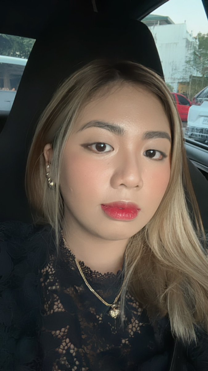 ekaybau's tweet photo. ever since i stopped working as a corporate slave, gumanda skin ko AS IN ALWAYS GLOWING. ganun ata talaga pag hindi toxic environment 🥹 AND PAG NASA TAMANG TAO NA 🥹🥹🥹✨✨ https://t.co/mfMg1iYKDf