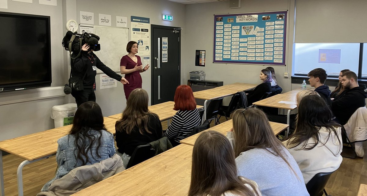 Thanks to @Fram_Official students, staff, governors and parents for their warm welcome today. Labour will reset the fractured relationship between government, schools and families, and break down the barriers to opportunity at every stage. More on @BBCNEandCumbria tonight 📺