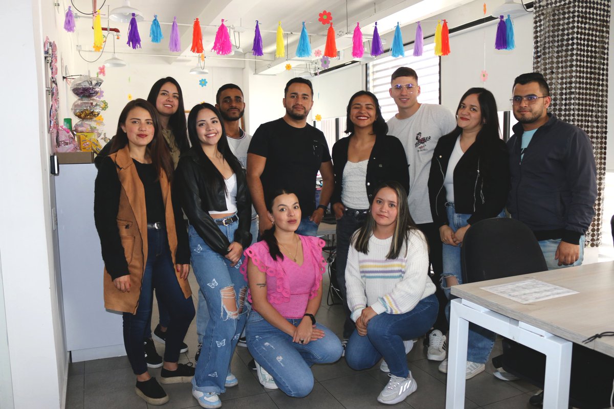 AvistaColombia's tweet photo. 💻✨En Avista nuestro equipo de #negociosdigitales ha demostrado que la innovación y la tecnología son la clave del éxito. Gracias por impulsar nuestra presencia en línea y llevarnos a nuevos niveles. 
¡El futuro digital es nuestro terreno y estamos listos para conquistarlo! 🌐 https://t.co/9wG4Ps6JyT