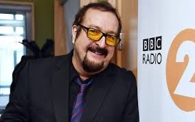 BREAKING - Very sad news that BBC radio legend Steve Wright has died. Was just listening to him last Sunday. His family confirmed Steve’s death this afternoon. He was 69.