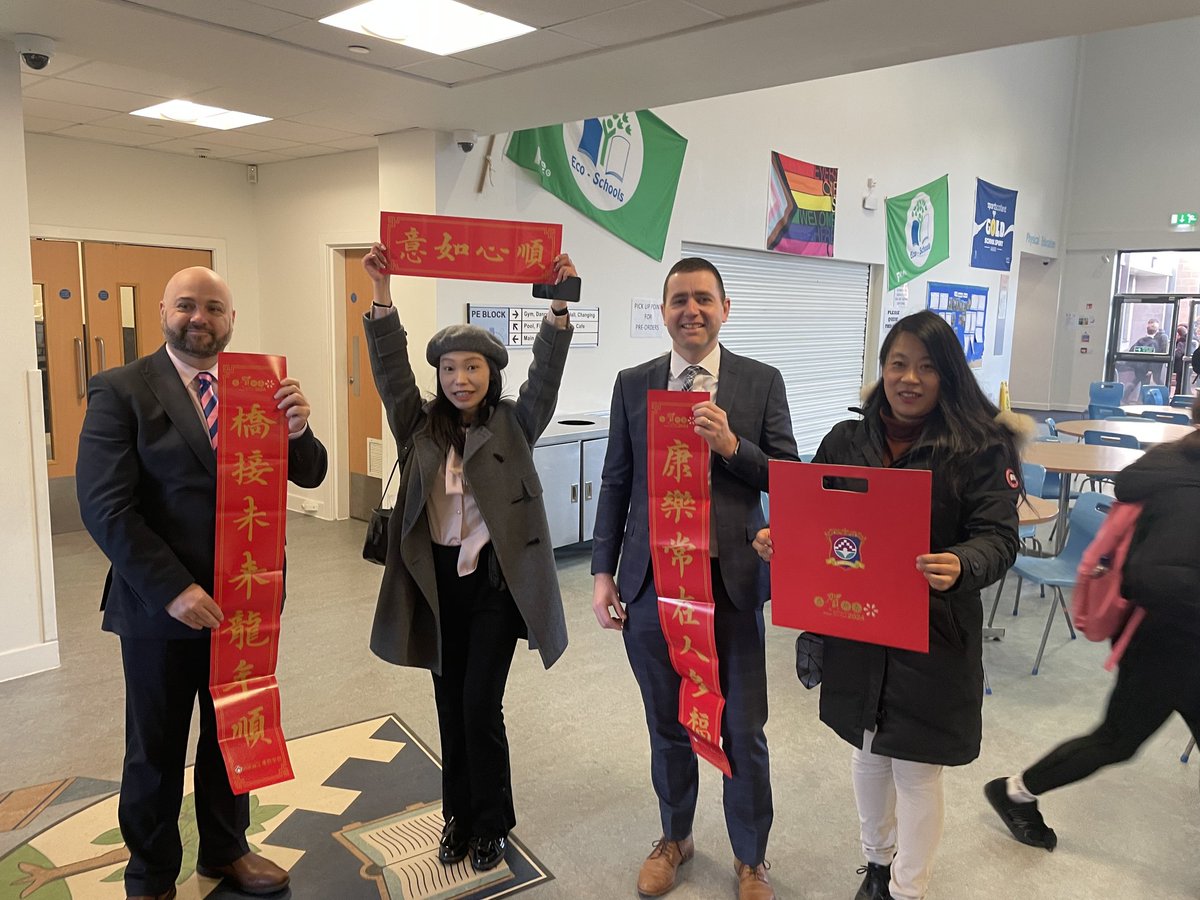 Lovely to welcome our 11 exchange student and their teachers from Kang Chiang School, Xi'an today! Many Thanks to our pipers! <a href="/grovemusicdrama/">Grove Music & Drama</a> <a href="/Grove_Academy/">Grove Academy</a> <a href="/GroveModLang/">Grove Modern Languages</a>