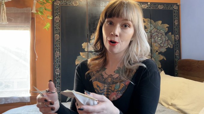 Raise your hand 🙋&zwj;♀️ if you never remember to take thumbnail photos for your videos, so your cover image