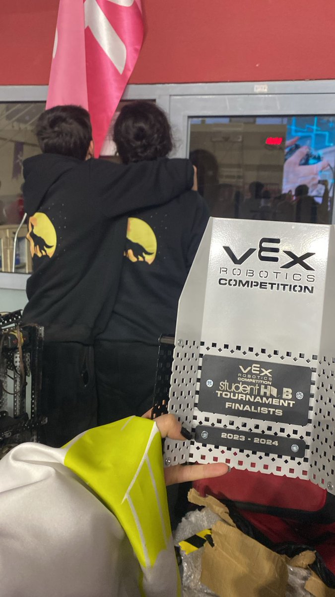 10-11 Şubat tarihlerinde gerçekleşen VEX Robotics İstanbul Turnuvasında  finale kalarak finalist ödülü alan alfatech takımımızla gurur duyuyor, öğrencilerimizi ve mentör öğretmenimizi tebrik ediyoruz🥰👏🧿🏆🥇💐🇹🇷<a href="/DogaOkullari/">Doğa Koleji</a> <a href="/Azrafraarzu1/">Arzu Uz</a> <a href="/arzuozsu/">Arzu Özsu🇹🇷</a> @selcukdoga <a href="/Safakgedik1/">Şafak Gedik</a>