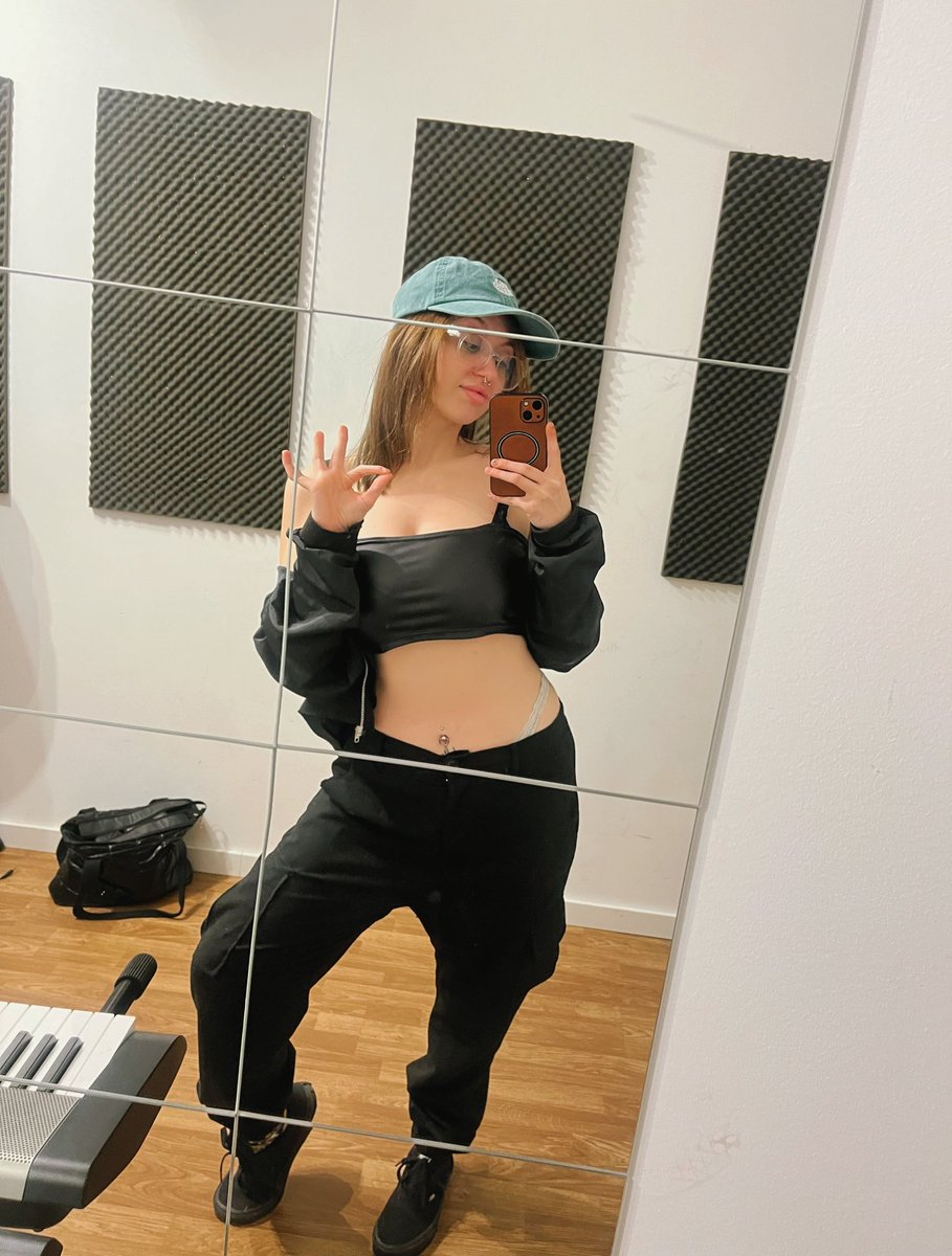 Deberia volver al roleplay, prometo volver prontito🍭⚡️