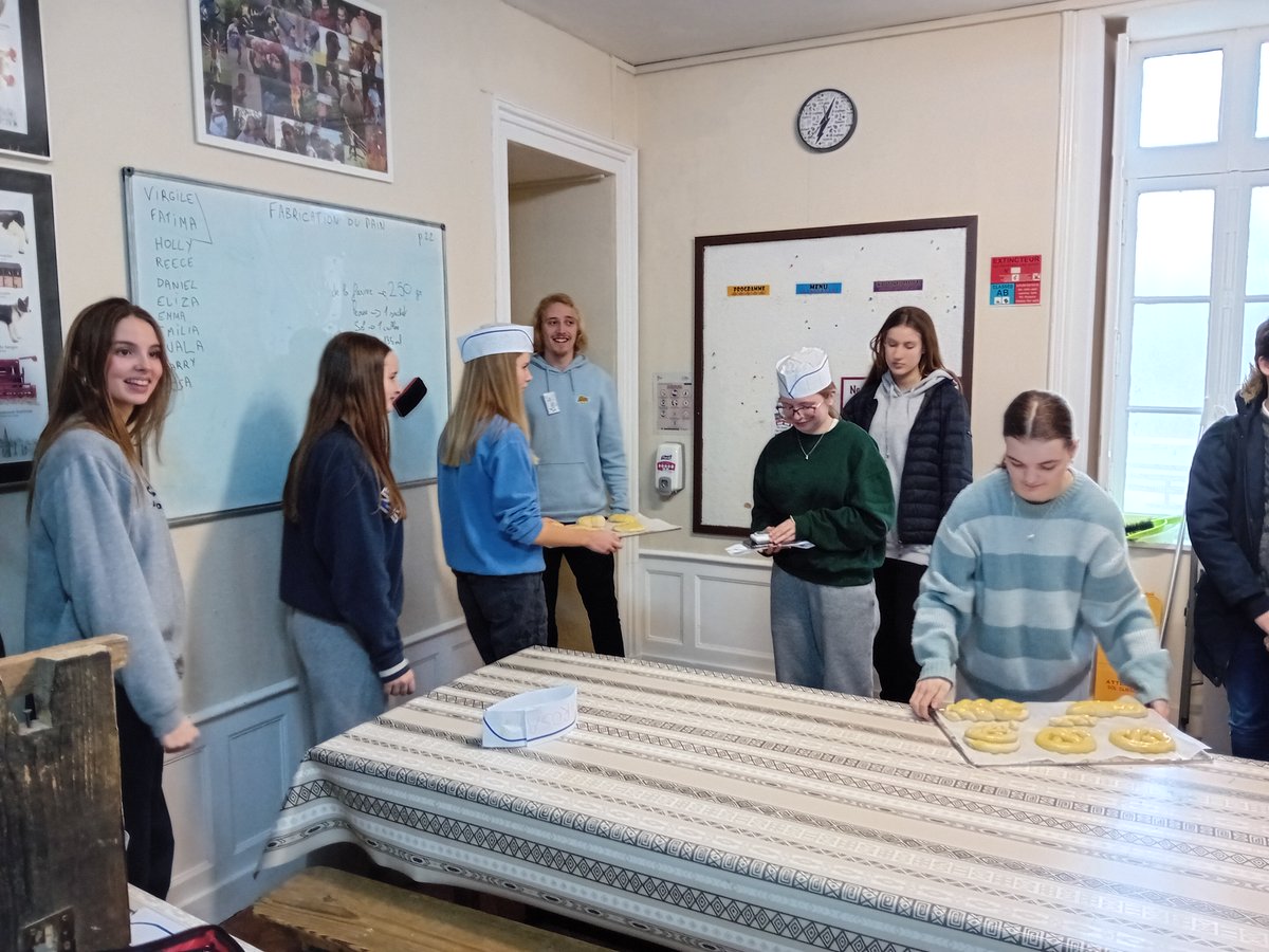 Smiles all round!  <a href="/Ashlyns_School/">Ashlyns School</a>