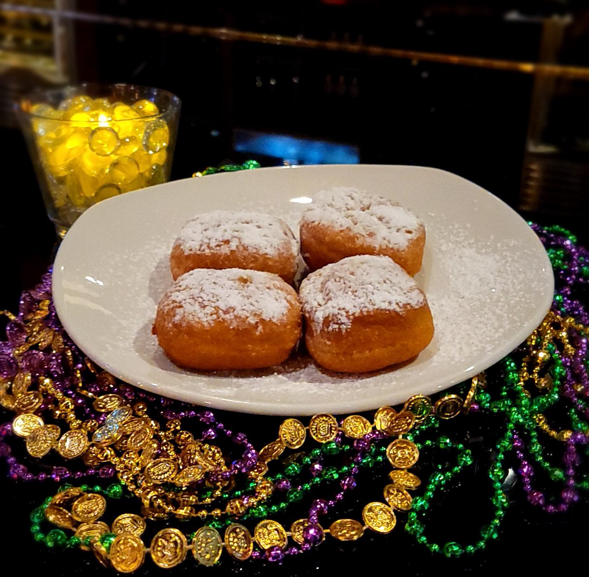 In celebration of Mardi Gras, Beignets were just added to our Big Easy Sunday Brunch.  Please call for reservations.  "Laissez les bon temps rouler."  Happy Mardi Gras everyone!  #mardigras #brunch #livemusic #dixielandjazz