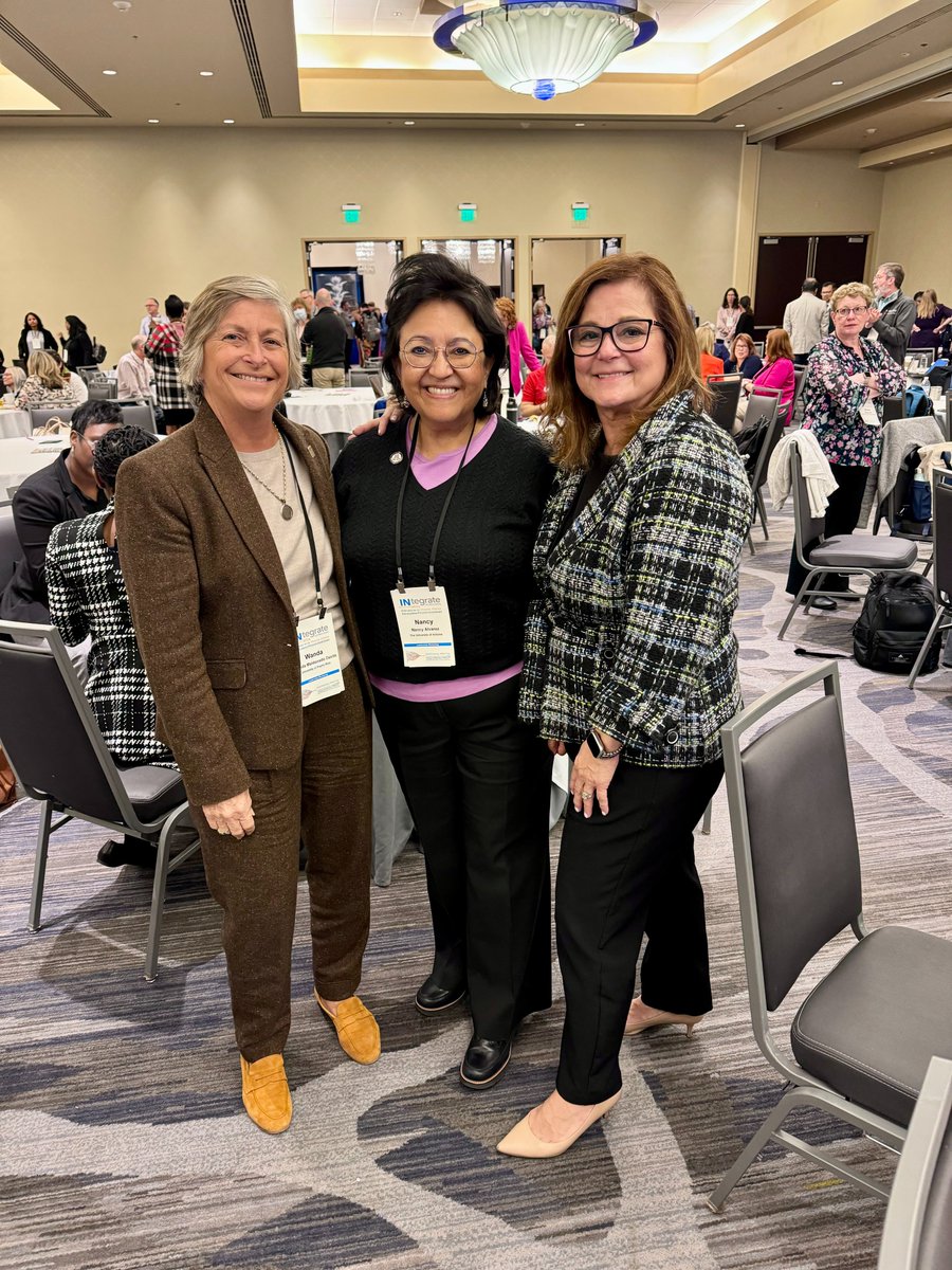 umsop's tweet photo. Faculty, staff, and alumni were in Phoenix for three days of networking, learning, and action planning at INtegrate 2024, @AACPharmacy's Interim Meeting. We look forward to hearing the new ideas and fresh perspectives they’ll return with! #INterim24. https://t.co/9Dqk4iN76h