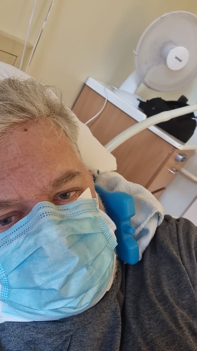 autism_dad_uk's tweet photo. This is what safe looks like if you've taken a vaccine, according to #RishiSunak #lookmeintheeye @SueC00K @mattletiss7 @DizzyRetro @julesserkin @ https://t.co/KTpqGoTyeC