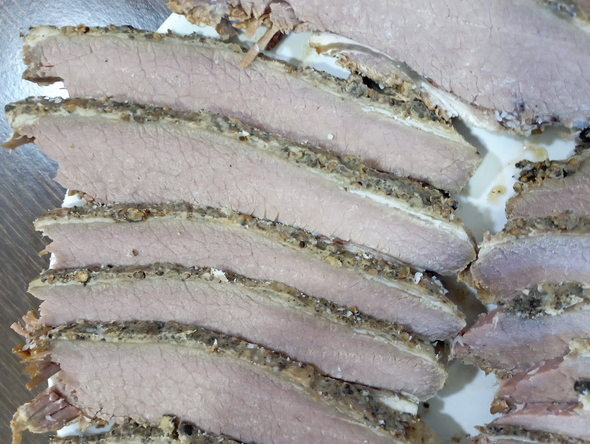 MontesdeBoado's tweet photo. Pastrami caseiro de cachena 😋🙈 https://t.co/pTkLw97q4Q
