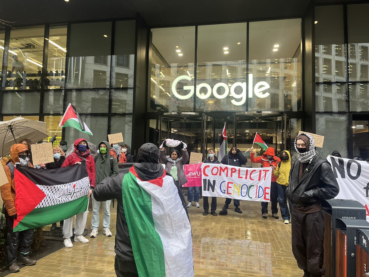 HAPPENING NOW: Protest outside Google's London HQ. Along with Amazon Webservices, Google is a part of Project Nimbus — a $1.2bn cloud computing contract with the Israeli government and military