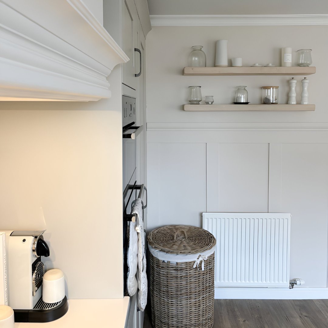 Our Shabby Chic Shelves blending seamlessly into @melodyandbabes space 🤍

#bensimpsonfurniture #floatingshelves #kitchenshelves #neutraldecor #decorinspo #woodenshelves