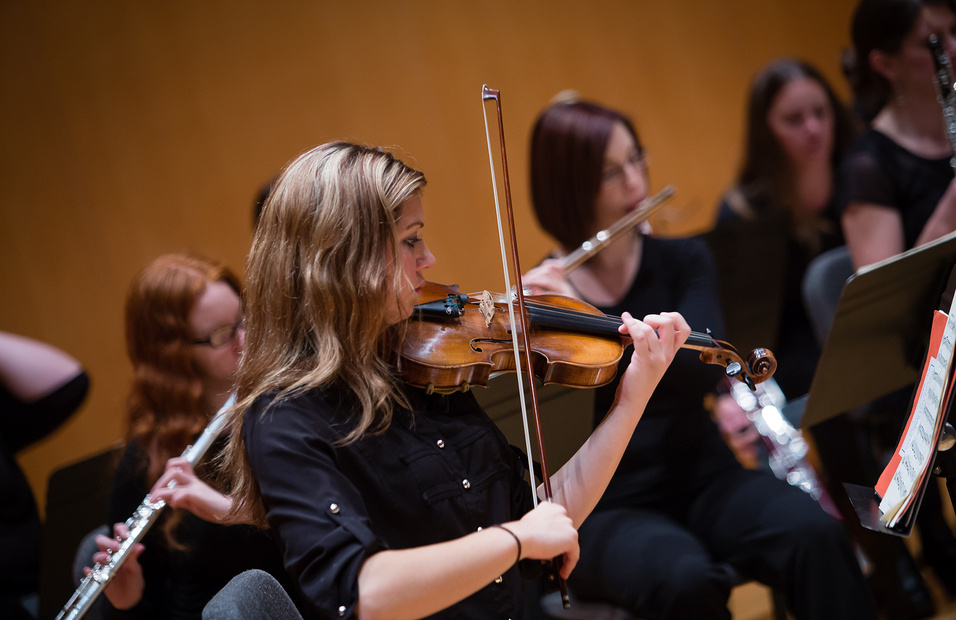 CSUArtsSciences's tweet image. 🎶🎤 Dive into the rhythm of live music! ✨ Whether you&apos;re a fan of jazz or classical, there&apos;s something for everyone. Join the School of Music at CSU for unforgettable experiences: artscievents.csuohio.edu/music