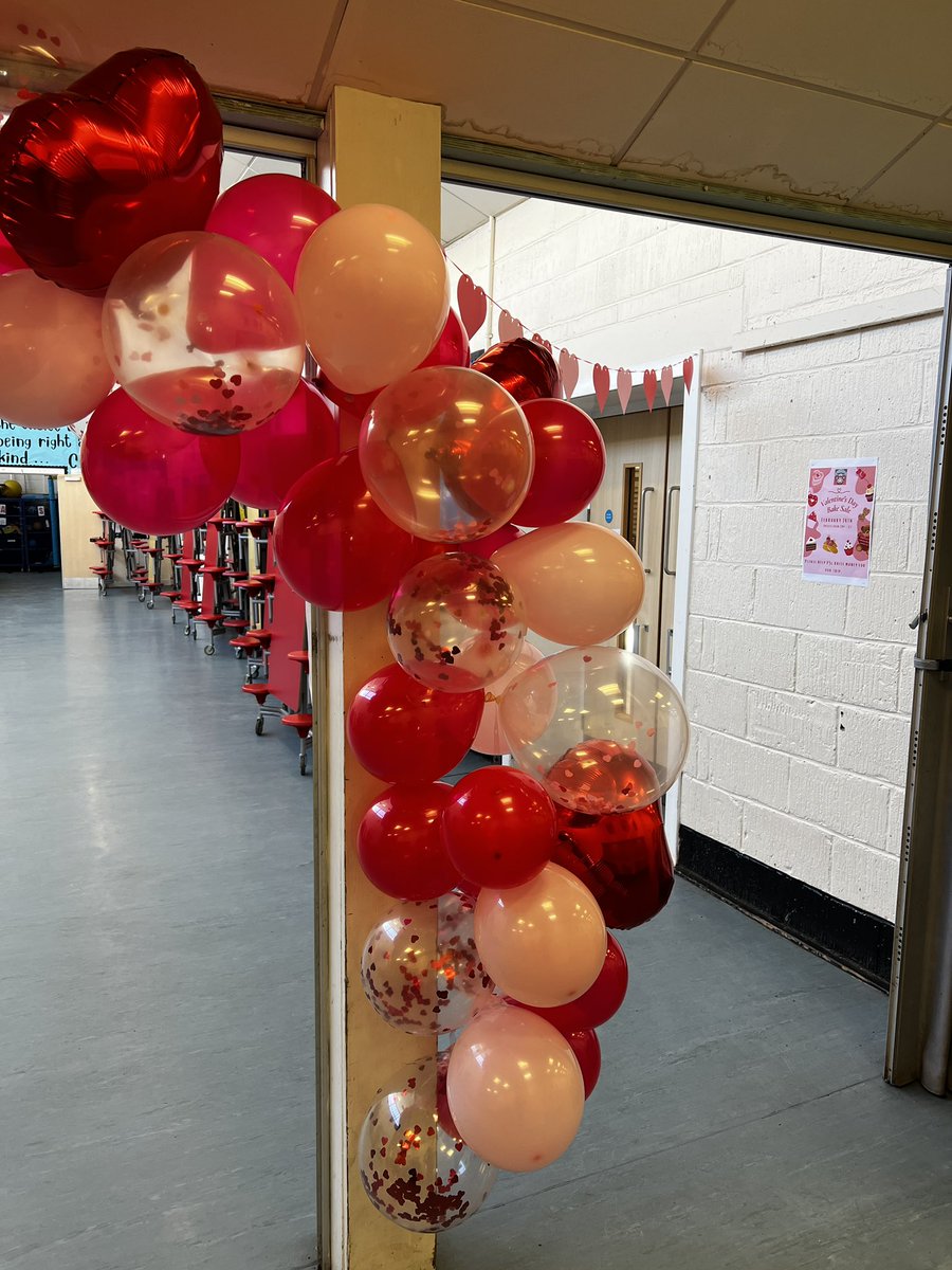 MissMcLuckieHPS's tweet photo. Cupid has been busy getting ready for the P5 bake sale tomorrow 💕❤️💕 https://t.co/lqbQSacwuA