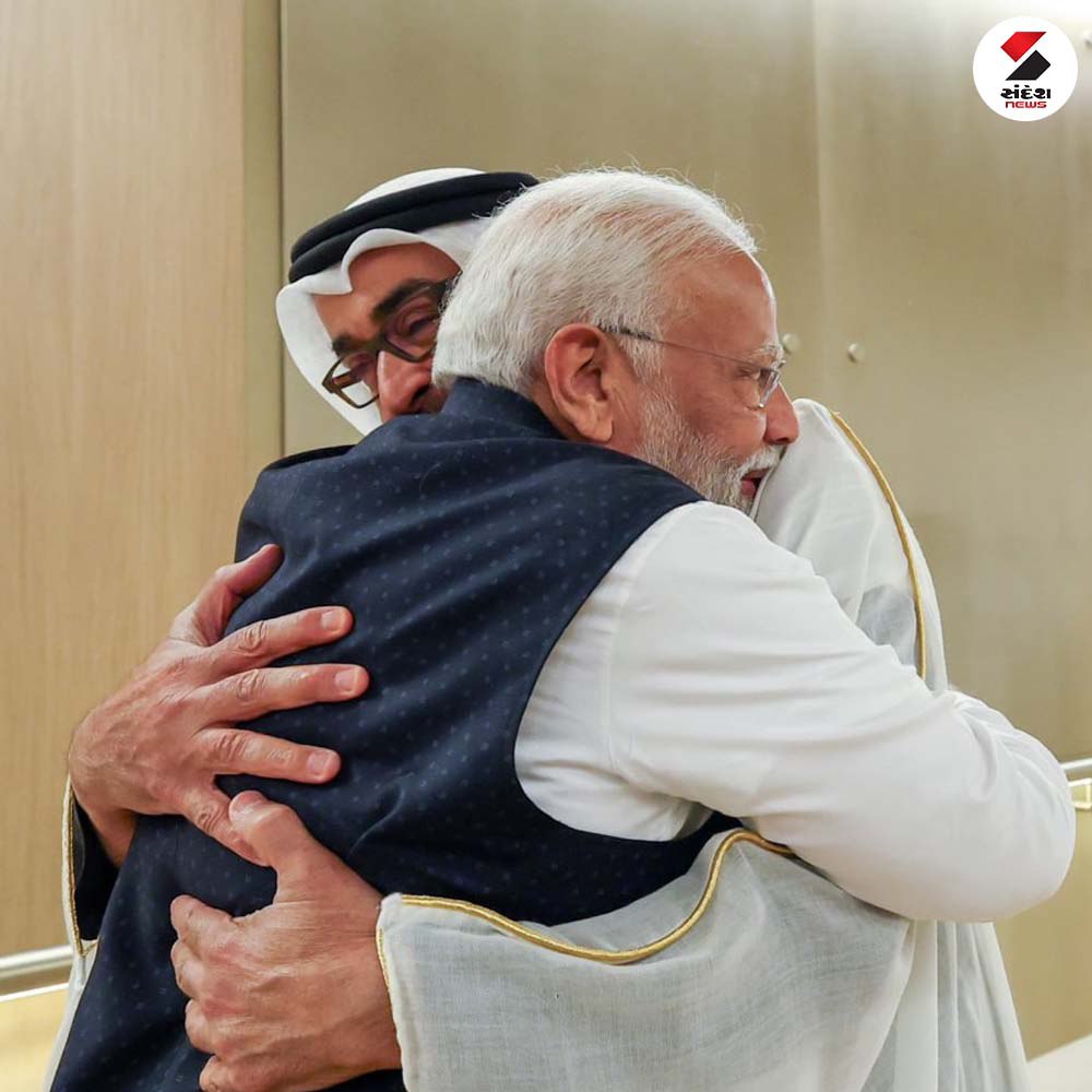 sandeshnews's tweet photo. PM મોદી UAE પહોંચ્યા છે, જ્યાં તેમનું ગાર્ડ ઓફ ઓનરથી સ્વાગત કરાયું છે.
#pmmodi #modiuae #pmmodiuaetour #uaevideo #pmmodinews #guardofowner #sandeshnews https://t.co/9ZST1VuTiM