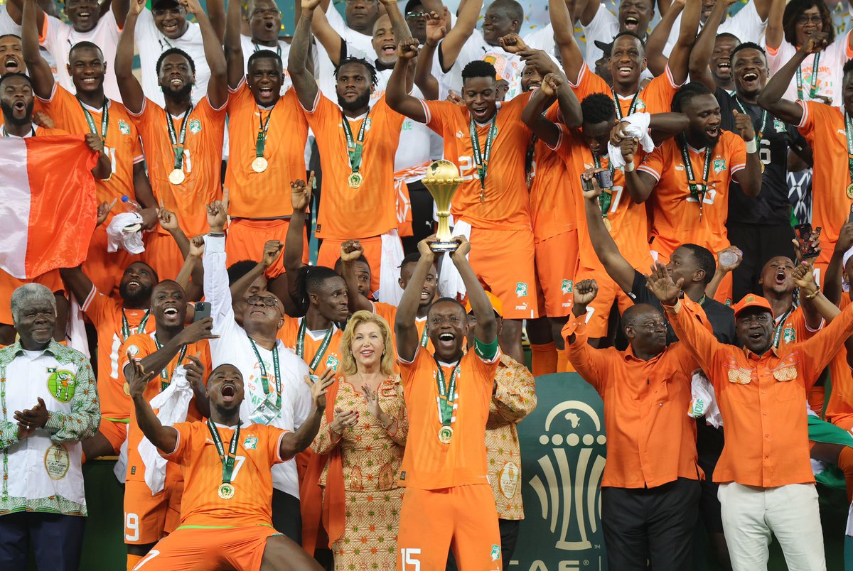 Cote D’Ivoire’s #AFCON2023-winning coach Emerse Fae will get 150,000 Euros. Each player of the squad is also set to receive 76,000 Euros plus a residential villa worth the same value. 

This is a gift from the country’s President, Alassane Ouattara. 🤝🇨🇮👏👏