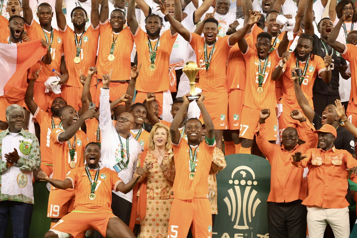 BalkissaKone's tweet photo. 🏆🇨🇮
Quelle #CAN ❓
Quelle organisation ❓
Félicitations 🐘 aux , une victoire amplement mérité ❗️
ADO, c’est l’Homme dè 👏
Maroc 🇲🇦 a du boulot pour l’organisation de la prochaine CAN, car la CIV🇨🇮 a mis très haut la barre.
📷 RENE-WORMS Pierre
#fairplay #CAN2023 #cotedivoire https://t.co/GO7BjtTv7x