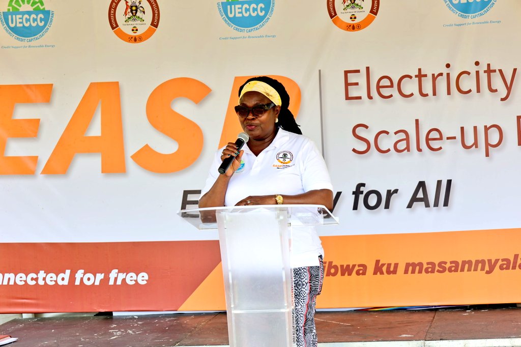 UEDCLTD's tweet photo. #UEDCLUpdate: The Hon. Dr. @NankabirwaRS is giving her remarks to the people of #TesoRegion at the #KatakwiBomaGrounds. She has asked the people of the region to work with &amp; support the Vice President @jessica_alupo in transforming the country. UEDCL operates the NEST. https://t.co/fo5wyHnhnY