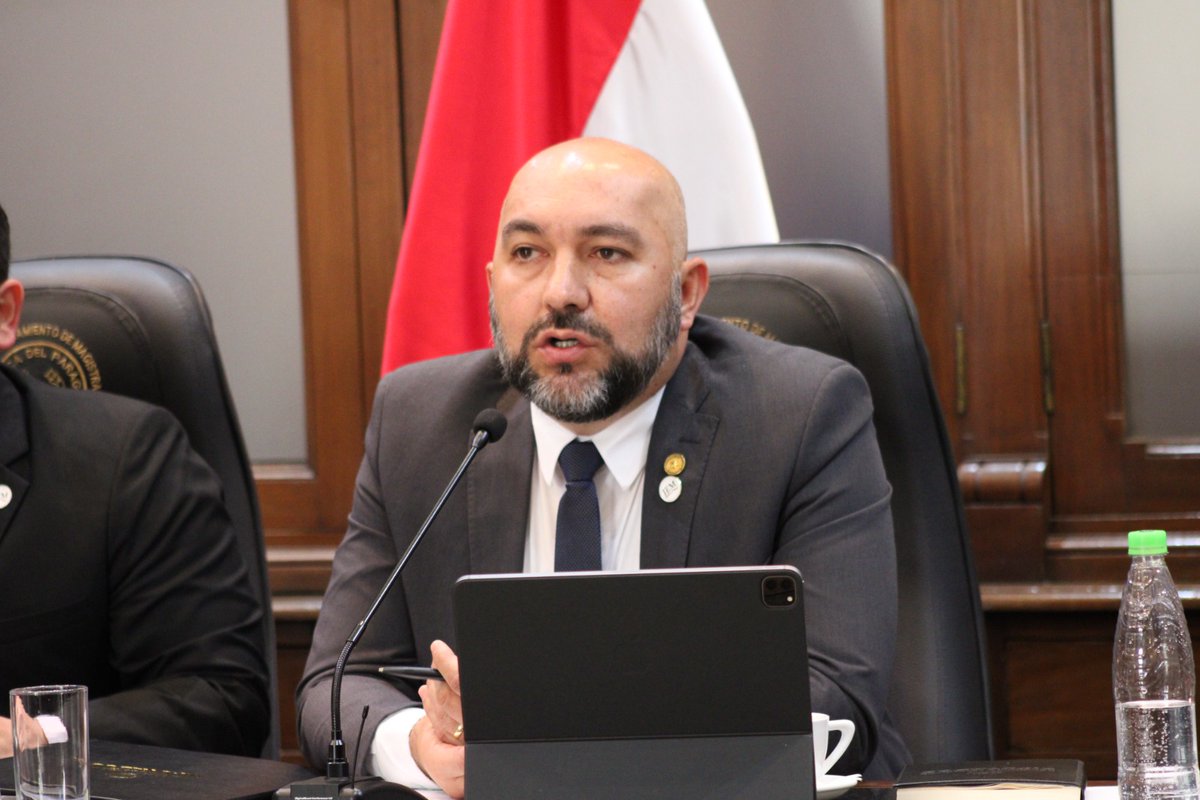DESTACADO | 🔴

🔹Fiscalía pide que denuncia por presunto título falso del presidente del Jurado de Enjuiciamiento de Magistrados, Orlando Arévalos, sea "archivada", según pedido  de la fiscal adjunta Patricia Rivarola 

#ElNacional