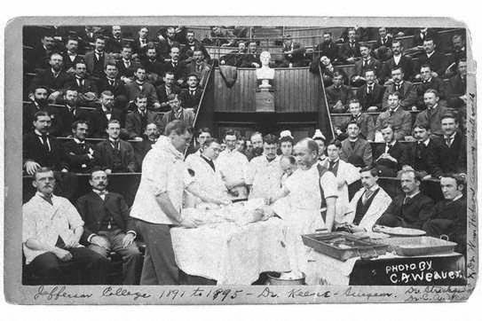 Hastanede stajlar da açilsin halkımıza. Hatta nöbete kalıp ameliyatlara da girsinler. Ameliyatlar da şurada yapılsin.