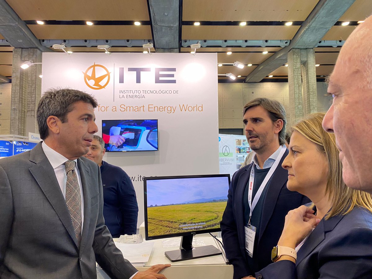 Durante la primera jornada en @eme_vlc recibimos la visita del president de la <a href="/generalitat/">Generalitat</a> resto de autoridades 

#EMobility2024