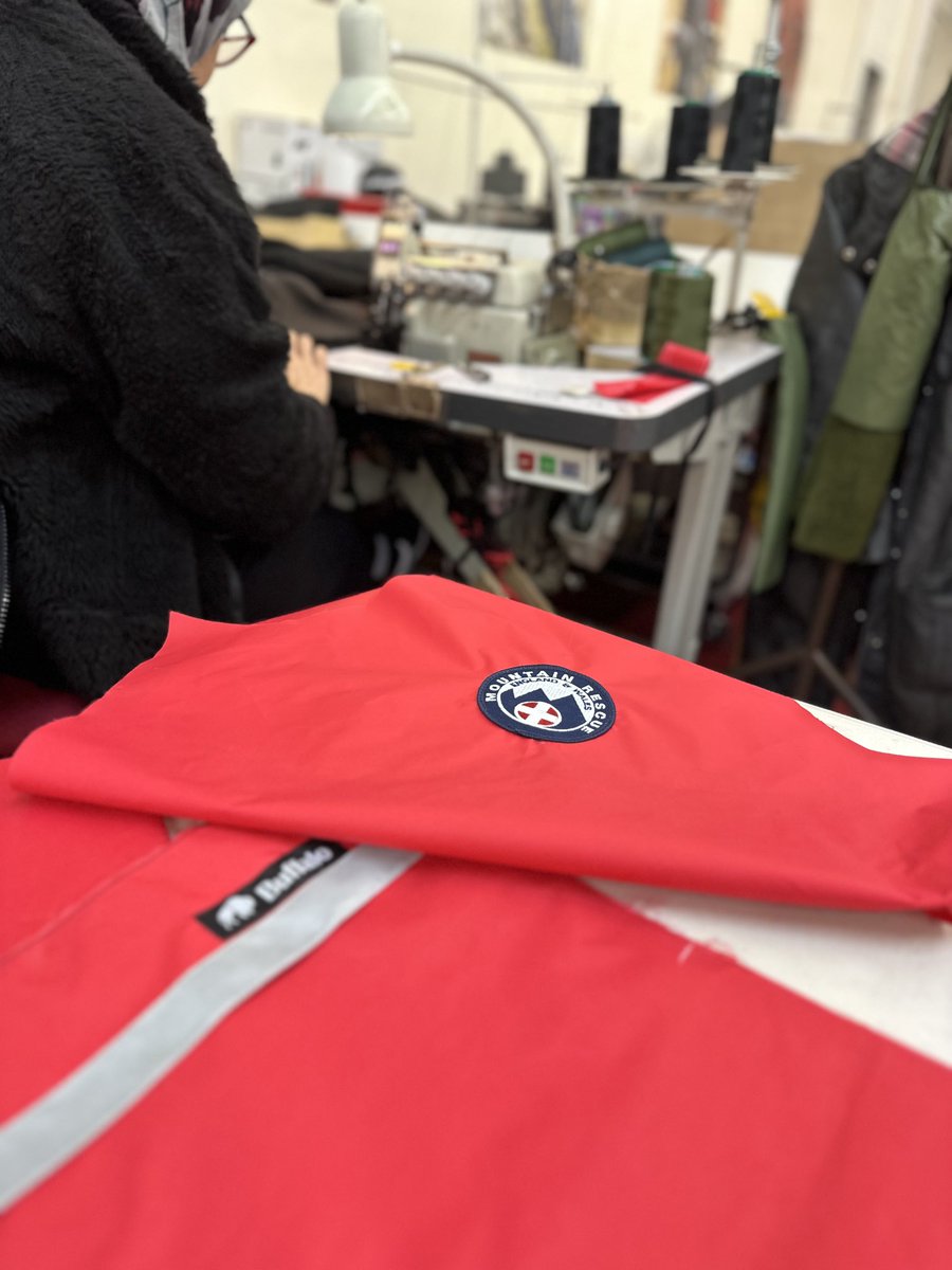 buffalosystems's tweet photo. New Mountain Rescue Teams shirts in production 👌🙌🔥
#madeinsheffield
Proud to support our amazing @MountainResqUK teams!
@buffalosystems
#mountainrescue #buffalosystems https://t.co/gYerwWg2iu