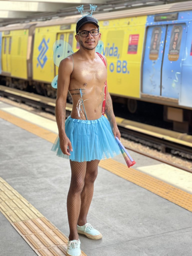 eujuniorjose's tweet photo. #RioCarnaval2024 #Carnaval2024 https://t.co/xfTzxBfFkH