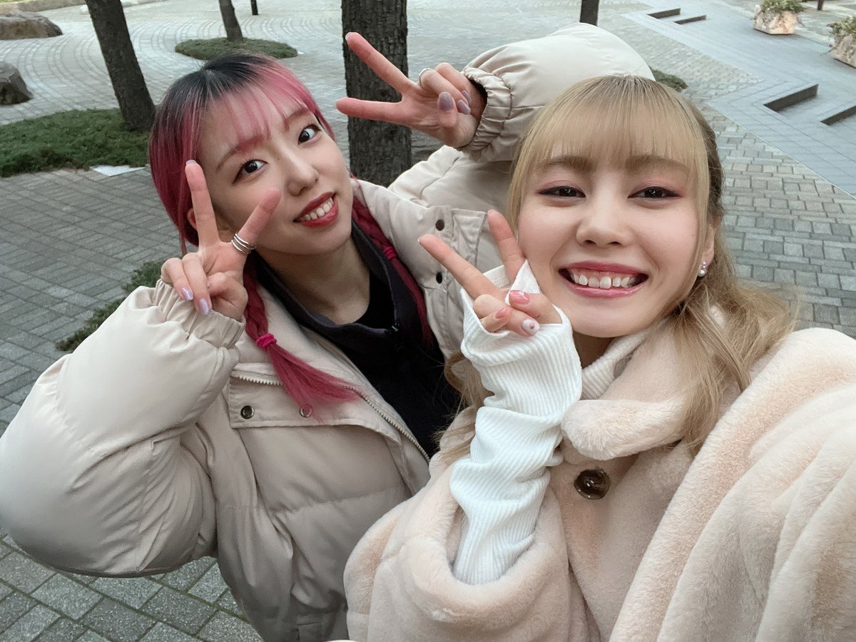 monachan_2525's tweet photo. あーーーーいっぱい笑った
自慢の友達！！！
なんてったってあのさんまさんと！
温水さんと！！！他にも有名な方いっぱい！
同じステージで歌って踊って演じて
誇らしかったなぁ～～✨✨
大阪での千秋楽迎えたらまた3人で
ご飯行くのでたのしみすぎるなっ☝🏻💓

むうちゃんもありがとう～～ https://t.co/MmHVWX9Ate